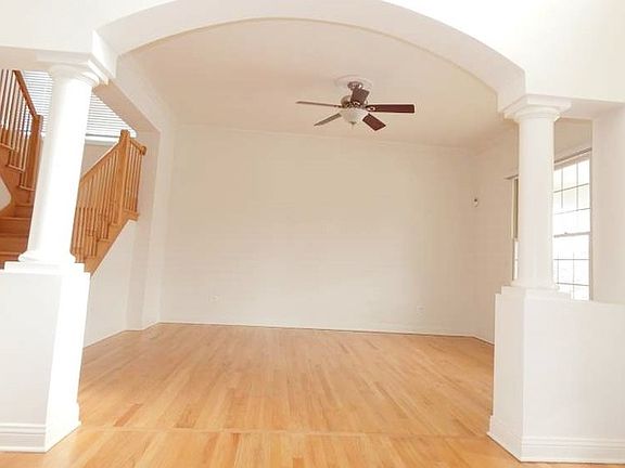 3rd image of 12703 Barrow Ln