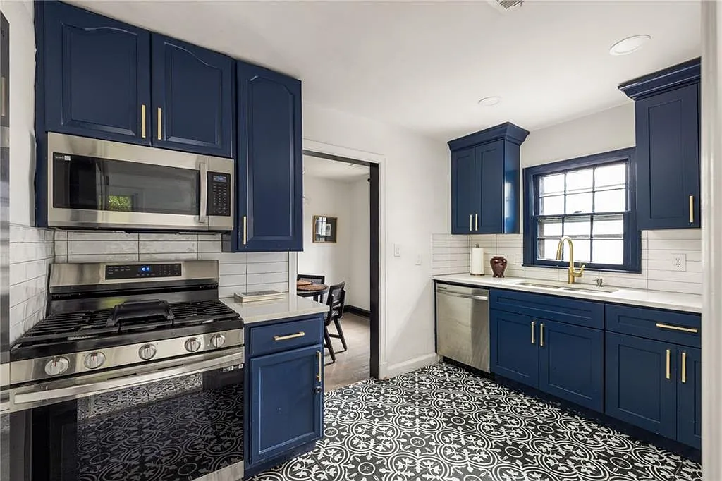 2 bed, 1.0 bath, 980 sqft, $2,250 — Photo 4