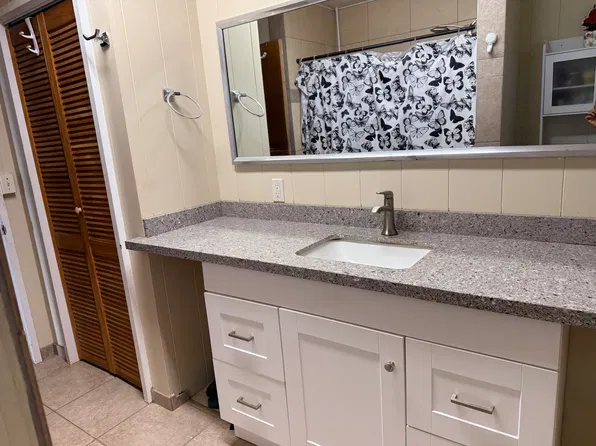(undisclosed Address), Kealakekua, HI 96750