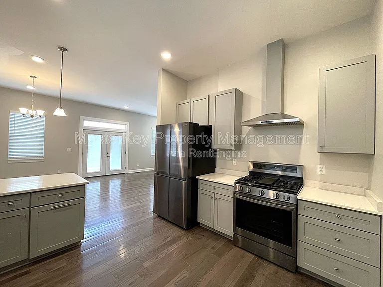 929 Ramseur St — Photo 6