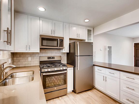 New Kitchen with Quartz Countertops