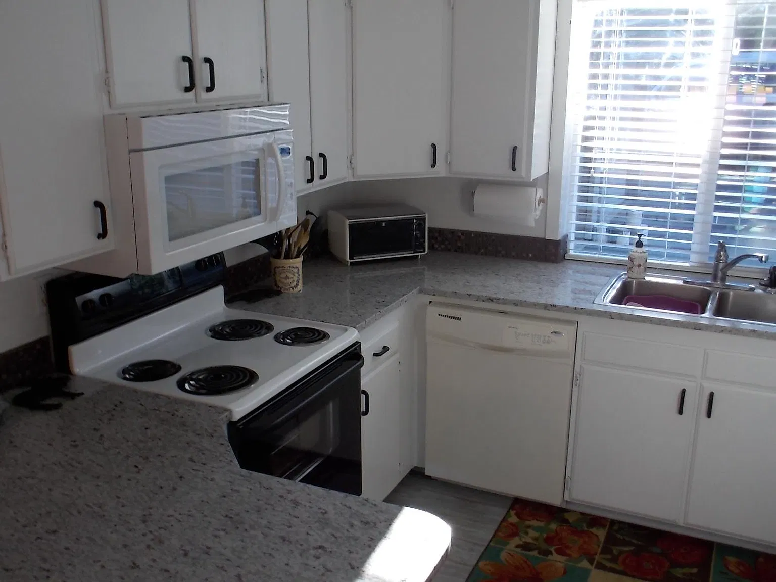3 bed, 1579 sqft, $2,800 — Photo 2