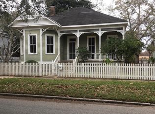 1050 Old Shell Rd, Mobile, AL 36604