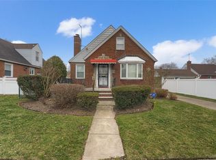 8314 255th St, Glen Oaks, NY