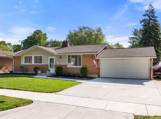 36428 Ledgestone St, Clinton Township, MI 48035