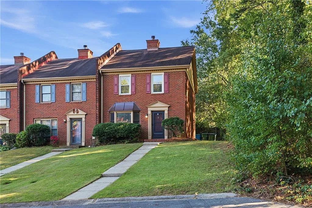 2 bed, 2.5 bath, 1302 sqft, $1,750 — Photo 1