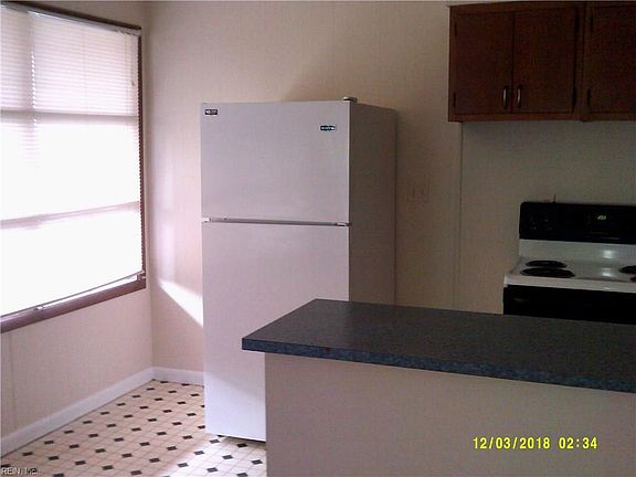 2nd image of 1957 E Ocean View Ave APT B