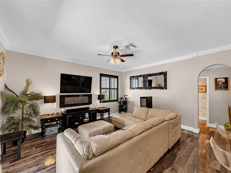 13115 Royal George Ave — Photo 14
