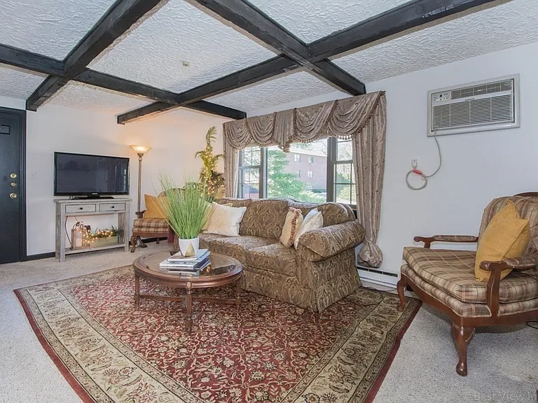 32 Spencer Rd #26M — Photo 2