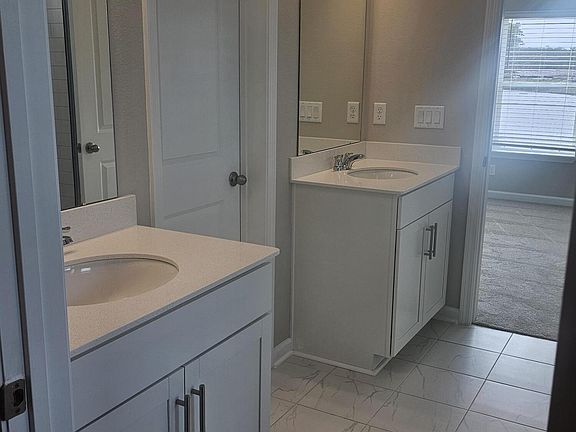 4th image of 51 FARMFIELD Drive #168