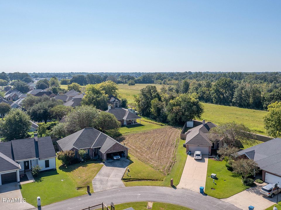 1st image of 113 Wildflower Ln