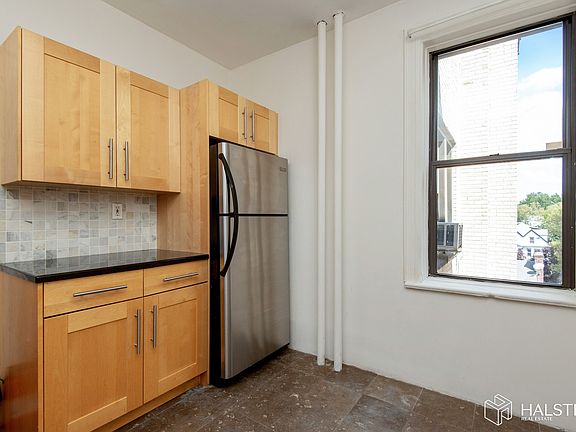 2nd image of 270 Harrison Ave APT 510