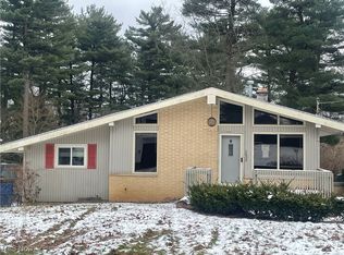 3809 N Glenridge Rd, Akron, OH 44319