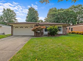 37672 Adrian Dr, Sterling Heights, MI
