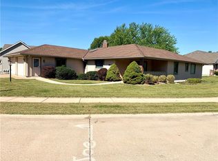 4509 S Heatherwood Dr, Saint Joseph, MO 64506
