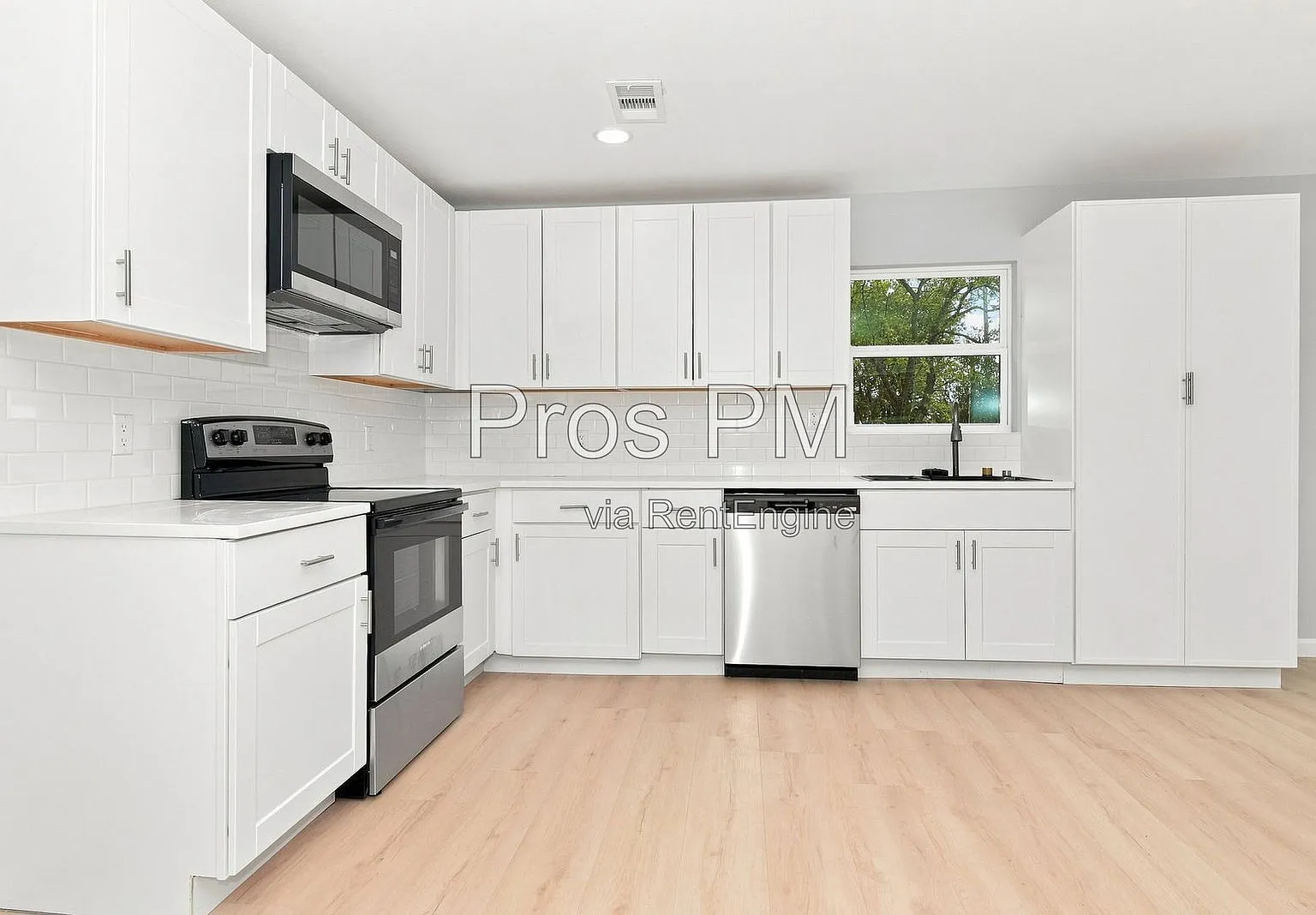 3 bed, 2.0 bath, 1600 sqft, $1,750 — Photo 3