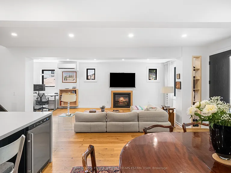 115 Robinson St — Photo 9