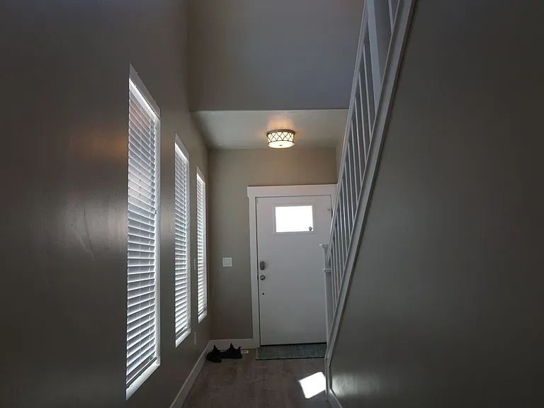 719 E Ryder Park Ln — Photo 11