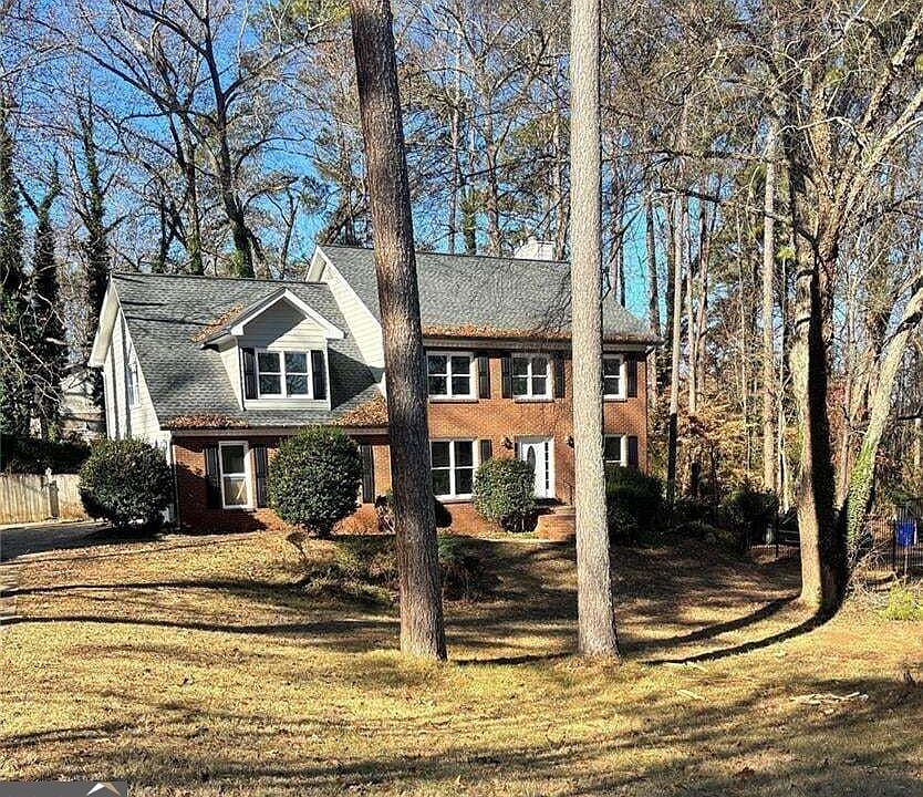1st image of 423 Orchards Walk