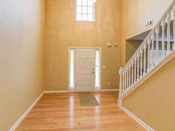 2nd image of 1829 River Shoals Dr NE
