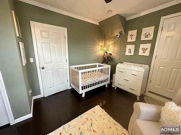 3rd image of 67 Belmont Ave Floor 2