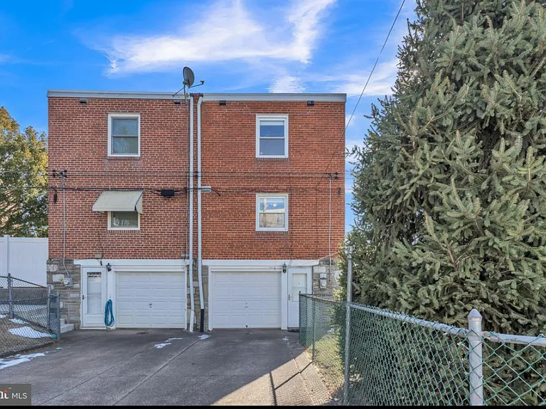 9944 Ferndale St — Photo 3
