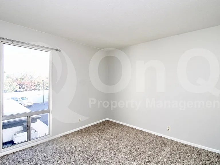 3127 S Fairfield Dr — Photo 7
