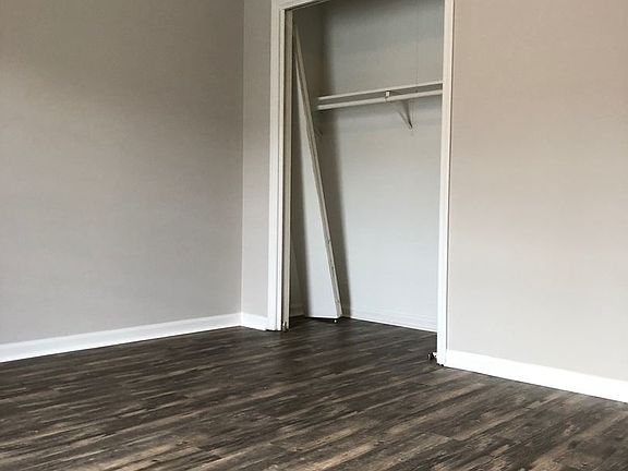 4th image of 2410 Lyndon Ave APT 6