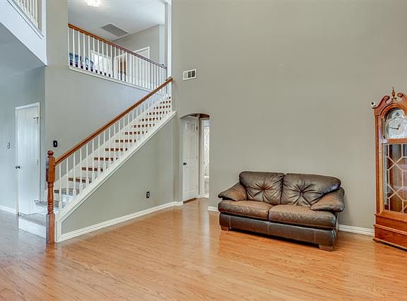5th image of 5639 Westwood Ln