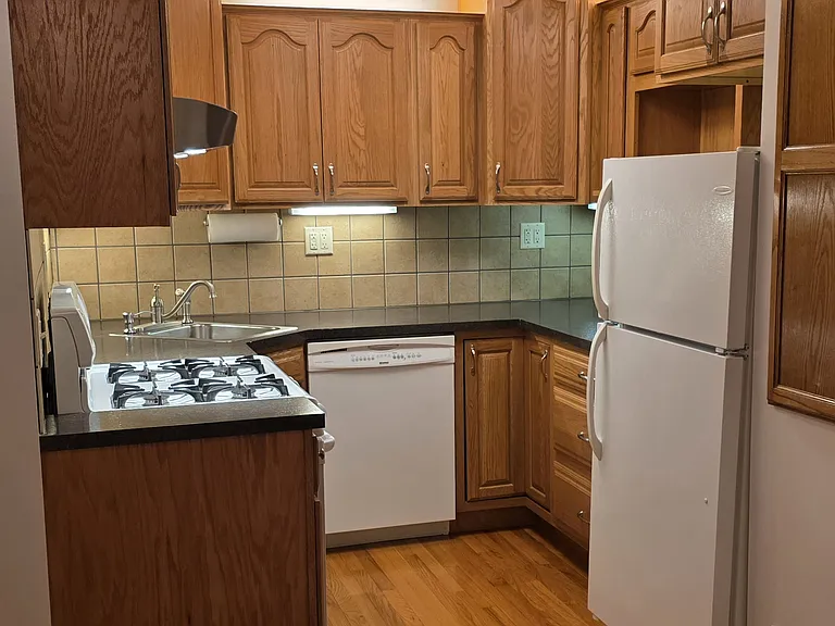 642 Webster St #C — Photo 1
