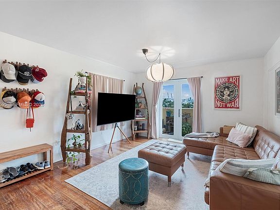 5th image of 227 Michigan Ave APT 405