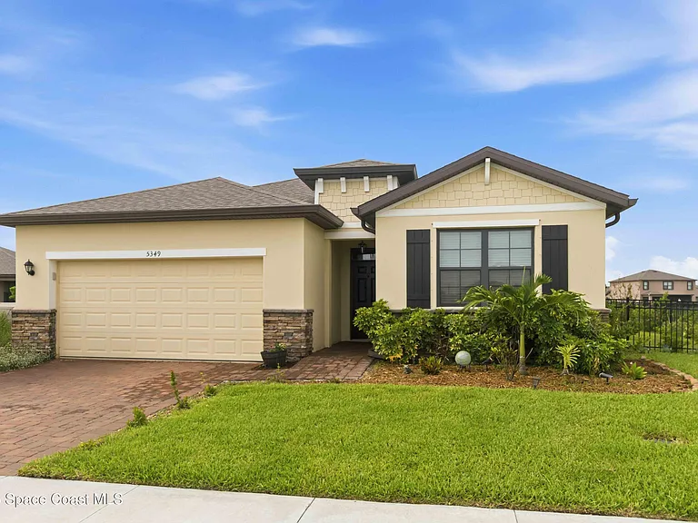 5349 Waterfall Pl — Photo 6