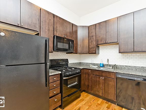 2nd image of 4502 N Paulina St #4504-302