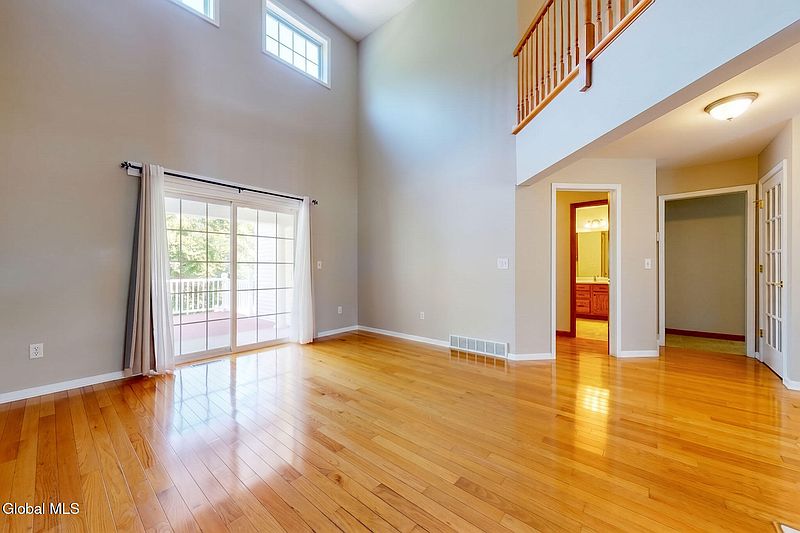 4th image of 45 Patroon Pointe Drive