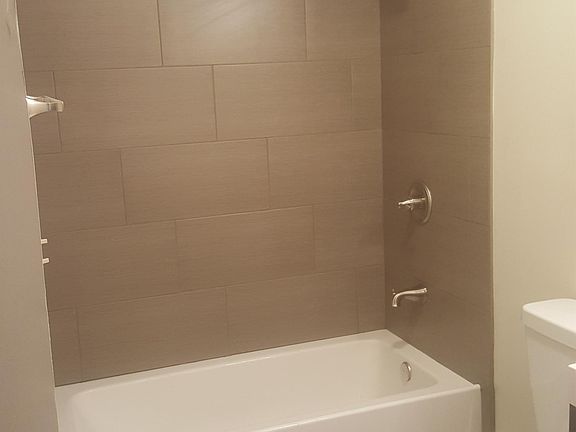 5th image of 1003 Capital St #1R