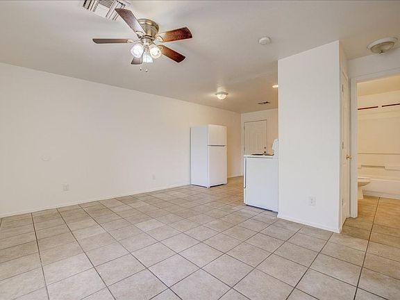 3rd image of 2702 N Dodge Blvd Unit 2
