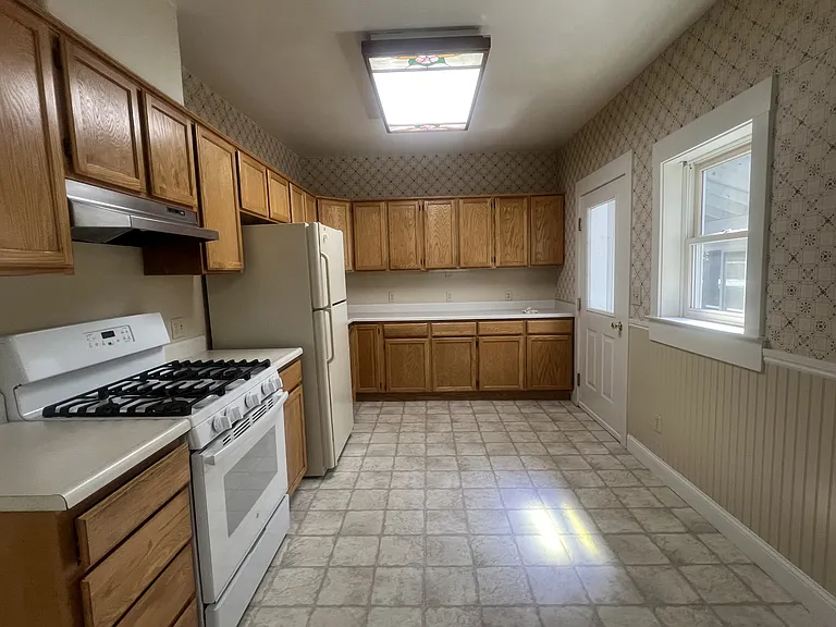 228 B St — Photo 41