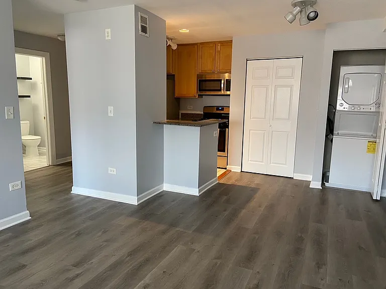 900 W Fullerton Ave #4B — Photo 3