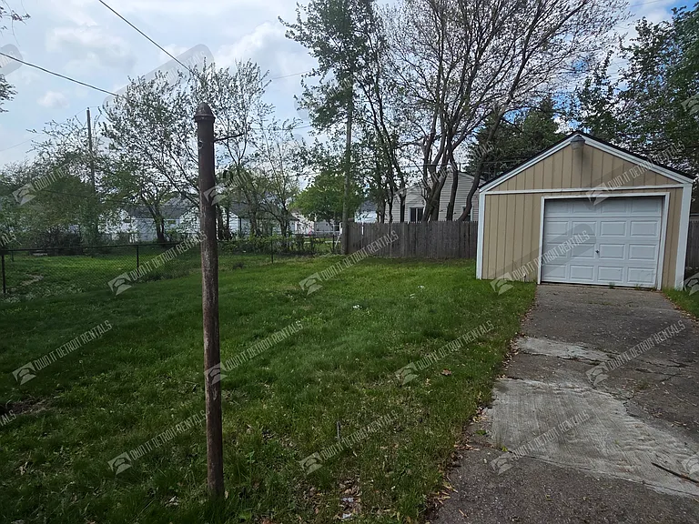 7211 Paige Ave — Photo 3