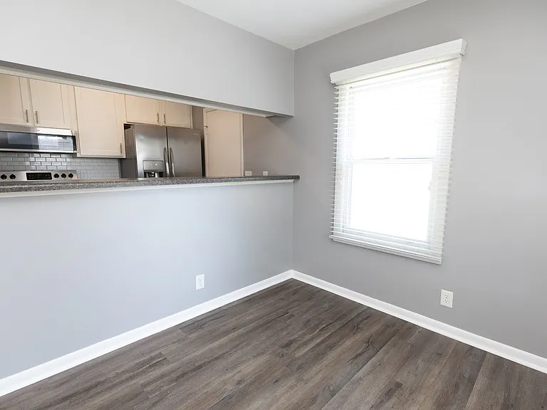 857 Heritage Cir — Photo 8