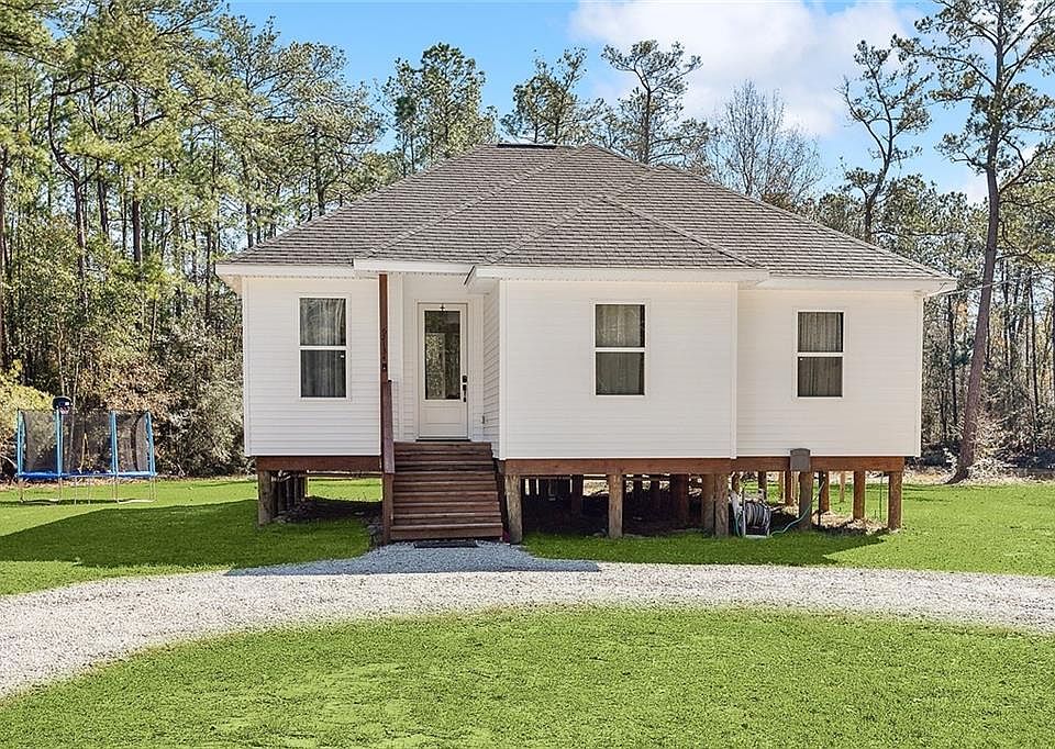 1st image of 62134 Serenity Cir