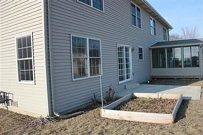 2nd image of 274 Marquette Pl S