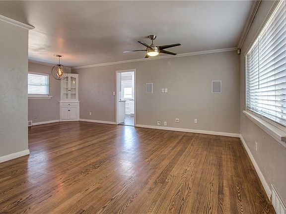 3rd image of 9521 Greystone Ave