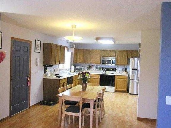 4th image of 1421 Finch Dr