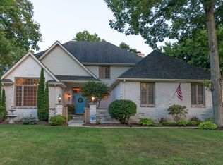 8829 Orchard Lake Rd, Holland, OH 43528