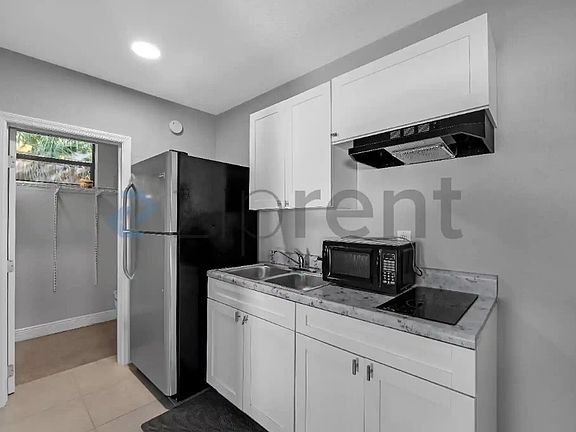 3rd image of 3909 N Clearfield Ave