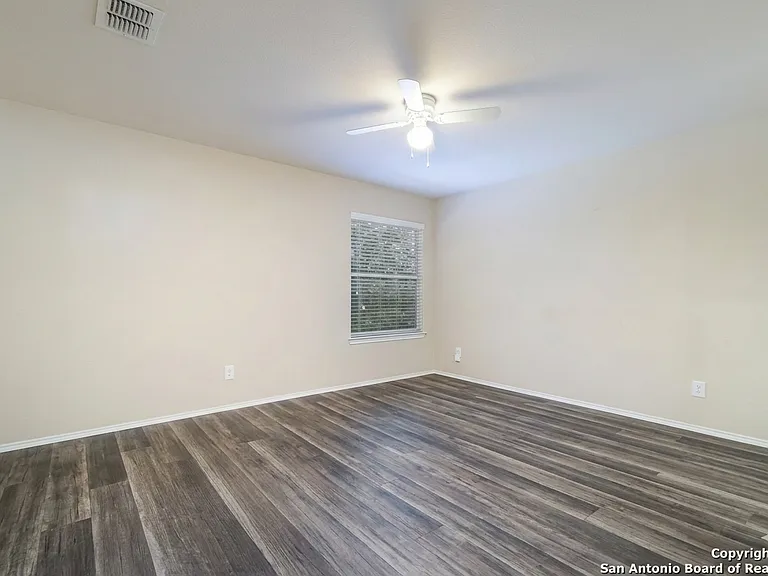 215 Redbird Cir — Photo 16