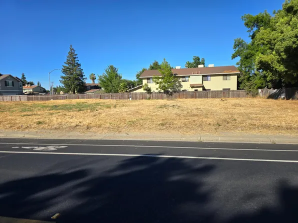 579 F St, Waterford, CA 95386