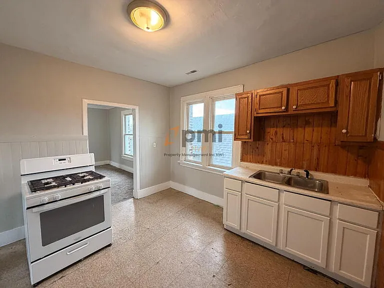 3910 Catalpa St #2 — Photo 5