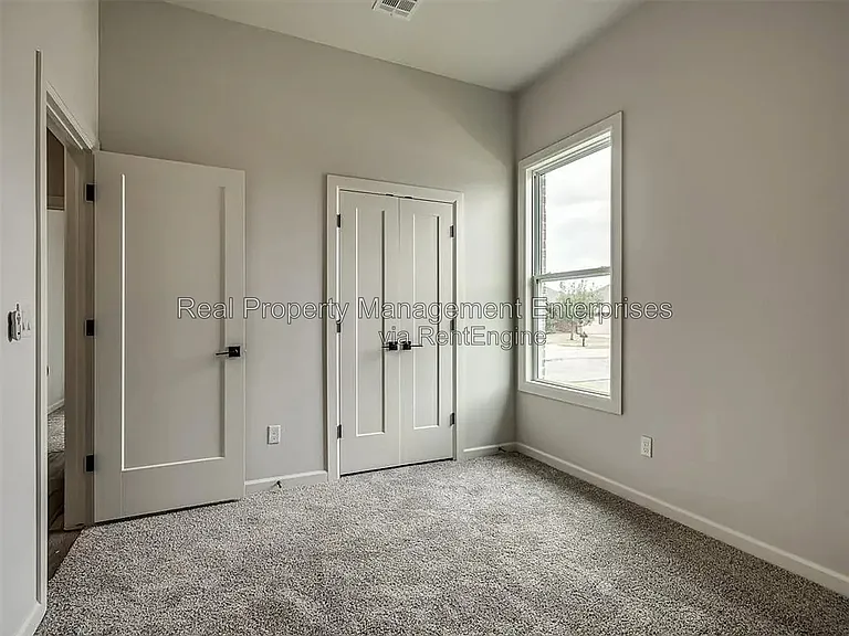 5933 NW 158th St — Photo 23